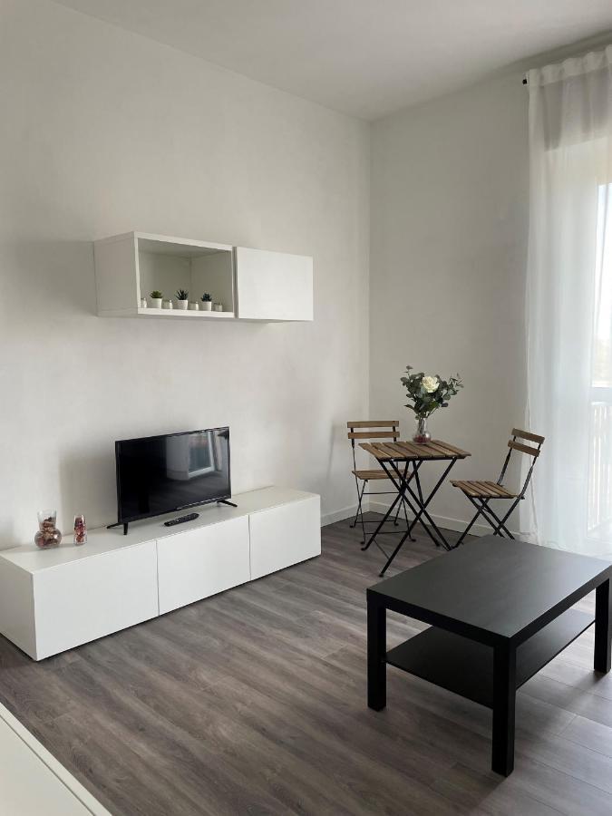 Exphome Novate Milanese Bagian luar foto